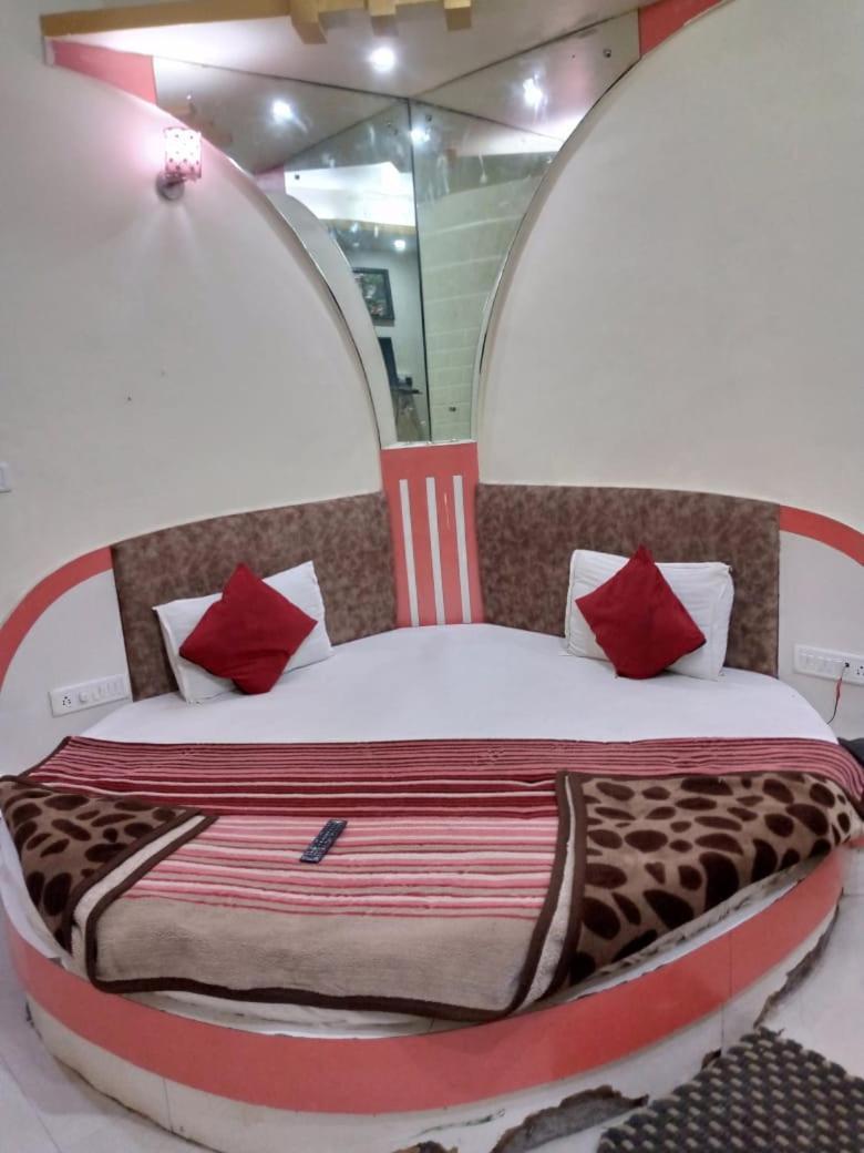 Hotel Amar Palace Пачмарай Экстерьер фото
